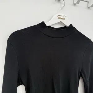 Abercrombie & Fitch Black Long Sleeve Mock Neck Tee thumbnail 2