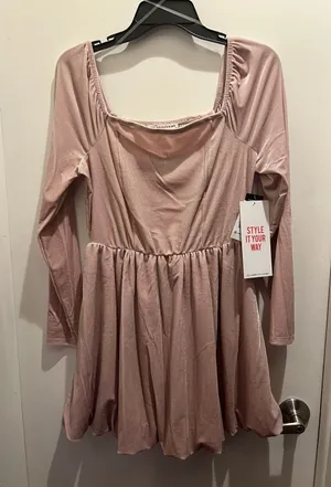 NWT Celebrity Pink Long Sleeve Velvet Bubble Hem Mini Dress thumbnail 1