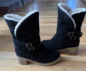 Beauty Black Winter Boots with Cream Fur Lining 6.5 thumbnail 1