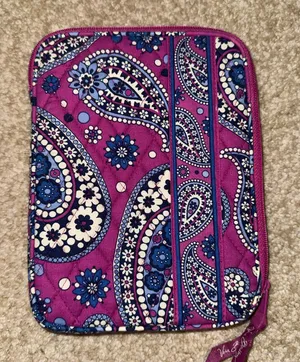 Vera Bradley Tech case thumbnail 1