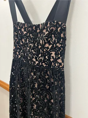 EUC Farm Rio Satin Trimmed Velvet Guipire Midi Dress size large retails $330. thumbnail 3