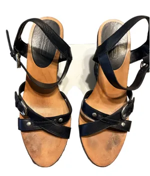 Coach Elize Patent Leather Wedge Sandals Size 8 Black thumbnail 1