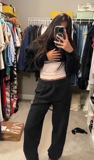 Aritzia sweat set  thumbnail 3