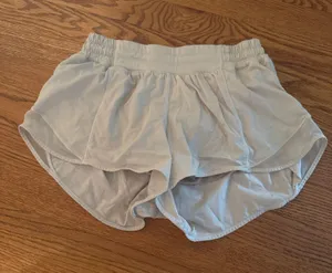 White Lululemon Hotty Hot 2.5" White thumbnail 1