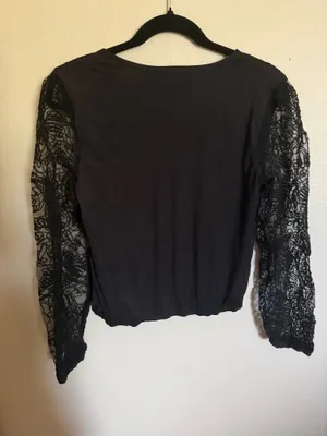 Black see through sleeved top Size M thumbnail 2