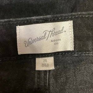 Universal Threads Women's Black High Rise Straight Leg Cargo Denim Jeans Size 2 thumbnail 4