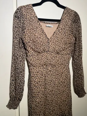 Abercrombie & Fitch Leopard Print V-Neck Long Sleeve Midi Dress - Brown XS thumbnail 2
