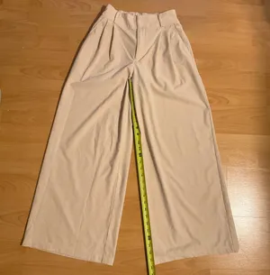 Alo Yoga High-Waist Dreamscape Trouser (Short) Macadamia XXS thumbnail 5