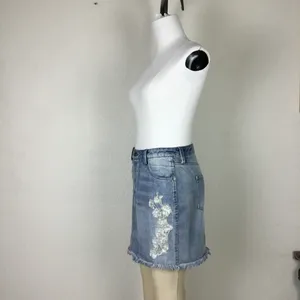 Buffalo Jeans Skirt Size 29 David Bitton Cotton Denim Embroidered Light Wash thumbnail 3