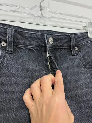 American Eagle Size 10 Black Strigid Highest Rise Mom Jeans thumbnail 4