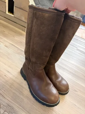 UGG Boots thumbnail 2