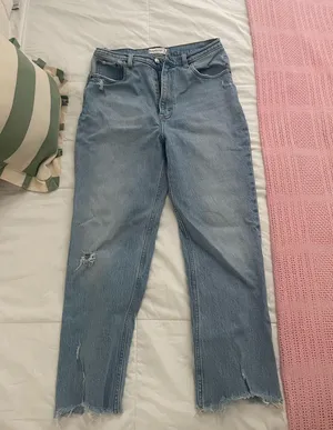 Abercrombie & Fitch Ultra High Rise Kick Flare Jeans thumbnail 1