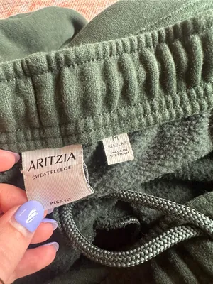 Aritzia Cozy Sweatfleece Mega fit Cargo wide leg Sweatpants dark green size M thumbnail 3