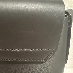 Kate Spade Madie Putnam Drive Leather Crossbody Bag Black and Hot Pink thumbnail 8