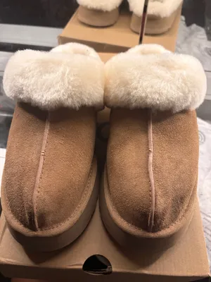 UGG Women’s thumbnail 4