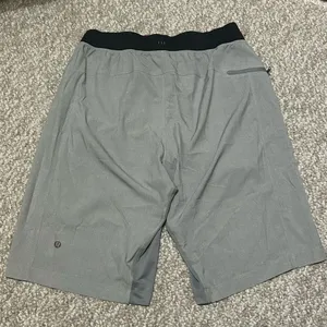Lululemon Mens T.H.E Short 11” Size Medium Grey Linerless Workout Gym thumbnail 2