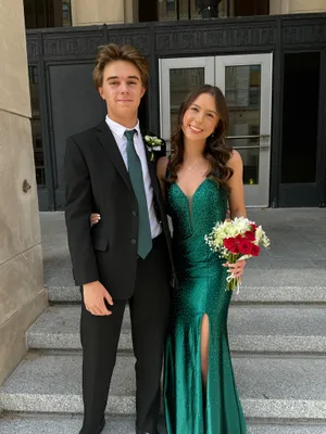 Stunning Pixie Emerald green formal prom gown Size 0 thumbnail 3