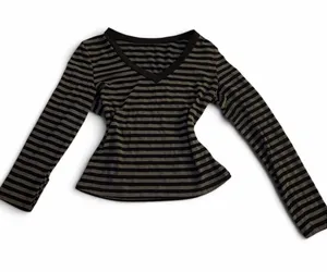 Striped V thumbnail 1
