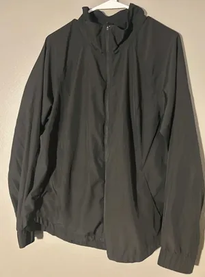 The North Face woman’s Black Windbreaker thumbnail 1