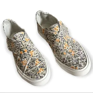 Gypsy Jazz Lavender Yellow Floral Ivory Sneaker thumbnail 4
