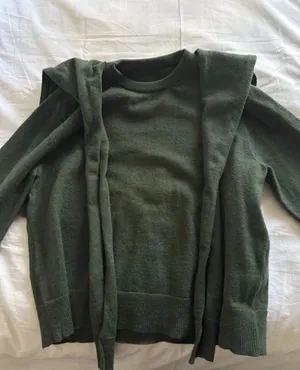 Aritzia green cashmere blended knit sweater thumbnail 2