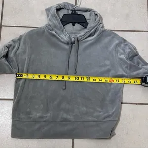 SO The Lounge Life Softest Hoodie Fleece Gray Cropped‎ Size Small. thumbnail 7