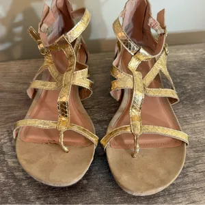 Kenneth Cole Reaction Strappy Gold Sandals Women’s Size 9 Double Buckle thumbnail 3