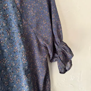 Love Olive CO Size Medium Blue Floral Peasant Ruffle Sleeve‎ thumbnail 5