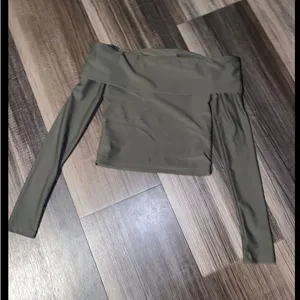 Edikted Off-Shoulder Olive Green Women's Top thumbnail 5