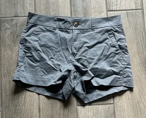 Old Navy Women's Charcoal Cargo Shorts thumbnail 1