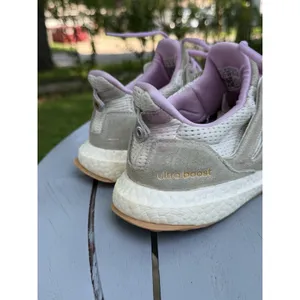 Adidas Ultraboost 1.0 Off White Lilac Women Size 8 Sneakers ID9665 Running Shoes thumbnail 9