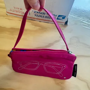 Hard Candy Hot Pink Glasses Wristlet Pouch Rainbow Stripe Lining Zip Case OS thumbnail 3