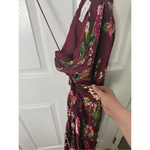 Petal & Pup Kleo One Shoulder Maxi Dress in Burgundy Floral S thumbnail 3