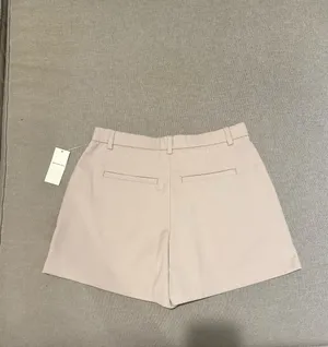 Abercrombie Curve Love Mid Rise Tailored Short thumbnail 4
