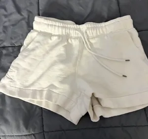 Universal Threads sweat shorts thumbnail 1