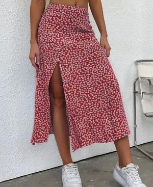 Red Skirt Size XL thumbnail 1