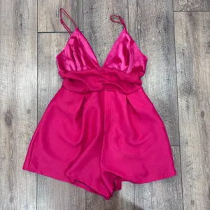 Free People Skylie Saylor Hot Pink Velvet Satin Ruched Romper Spaghetti Strap 4 thumbnail 4