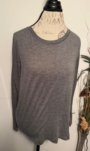 Lululemon Heathered Grey Open Back Crossover Long Sleeve Top Womens‎ Size 68 thumbnail 1