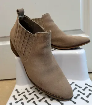 DV by Dolce Vita Booties thumbnail 1