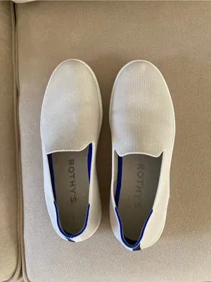Rothy's Men's Slip-On Knit Sneakers in Beige with Navy Heel Detail thumbnail 4