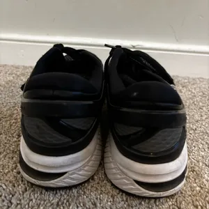 Asics Gel-Kayano 26 Black & White Running Shoe Women’s Size 7.5 thumbnail 2