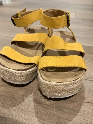 Universal Thread Annie espadrille style sandals yellow size‎ 6 thumbnail 2
