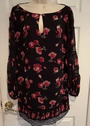 WHBM White House Black Market Floral Shift Dress Size 10 Lace Bell‎ Sleeve Black thumbnail 1