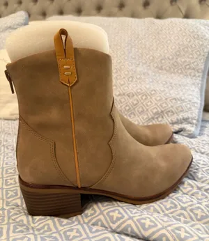 Brand new MIA boots thumbnail 1