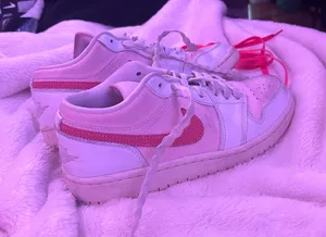 Nike White and Pink Low-Top Women's Sneakers thumbnail 1