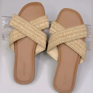 OLD NAVY Women's Criss Cross Woven Raffia Slide Sandals Beige/Tan-8 thumbnail 1