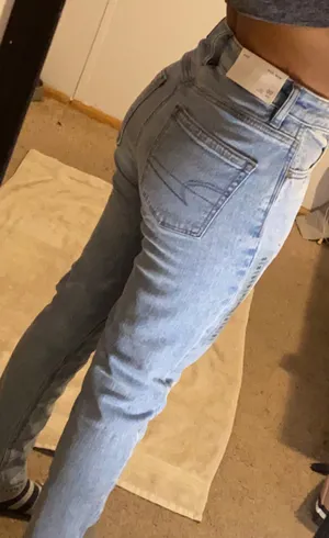 American Eagle Mom Light Wash Jeans thumbnail 2