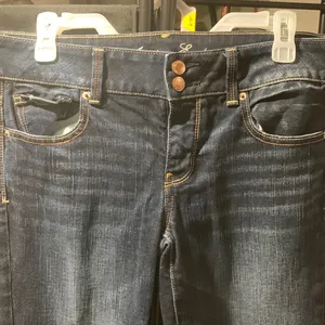 EUC American Eagle cropped jeans thumbnail 2