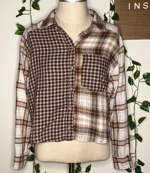 American Eagle Cropped Button Up Plaid Flannel Loose Fitting thumbnail 1