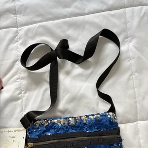 NWT Sasha‎ New York Blue Silver Sequin Crossbody Purse Strap Black Club Party thumbnail 7
